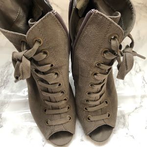 Green Peep Toe Suede Chunky Heels Lace Up Booties